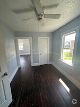 Building Photo - 2202 S Pierce St
