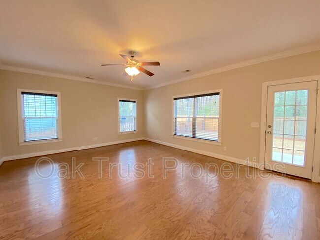 Building Photo - 310 Comiskey Park Cir