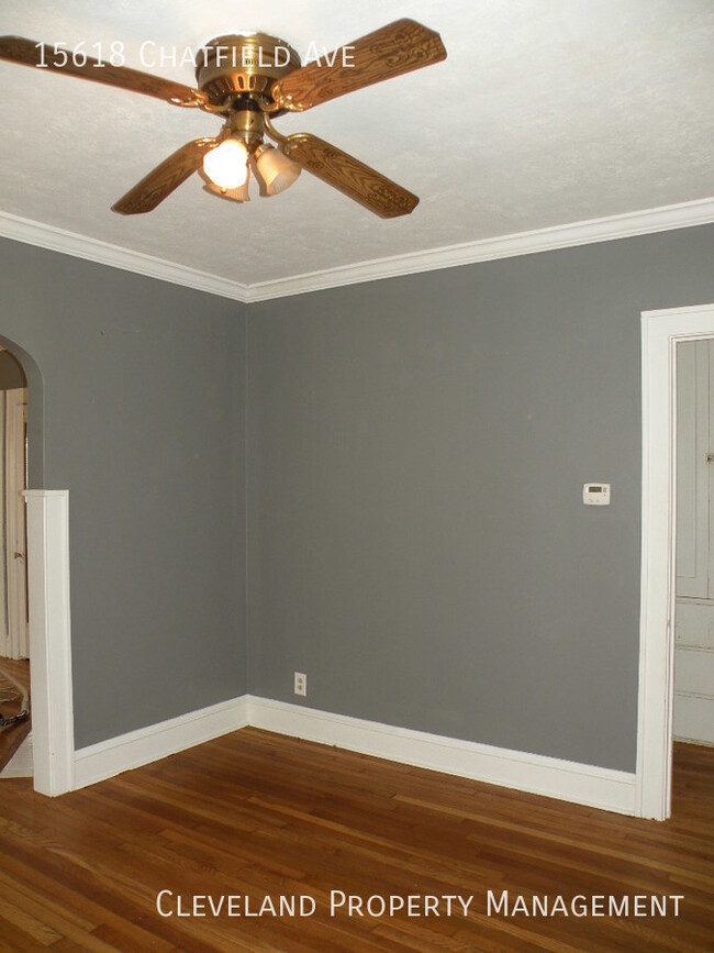 Building Photo - Charming West Side Home