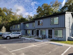 Building Photo - 3041 SW 20th St