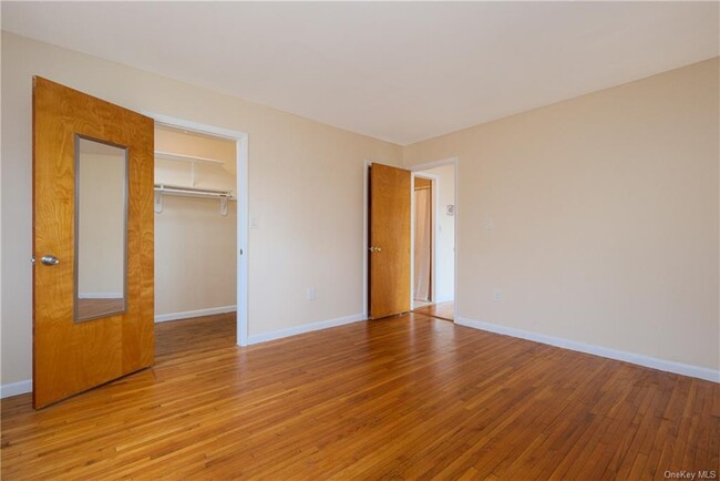 Building Photo - 132 Woodland Dr