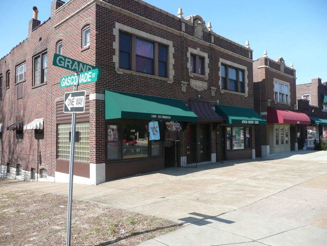 Foto principal - 4075 S Grand Blvd