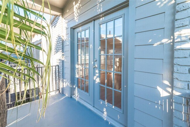 Building Photo - 4321 Hazard St