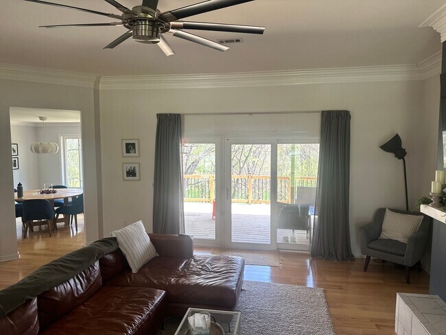 Foto del edificio - Available Now! Beautiful 4-Bedroom, 2-Bath...