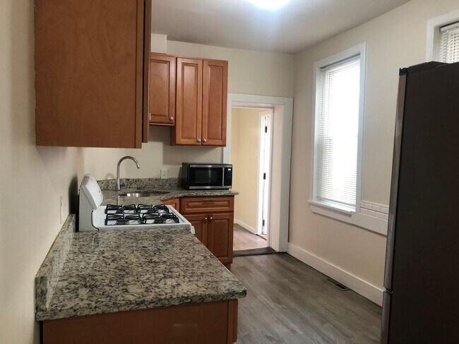 Foto del edificio - Fantastic 2 Bedroom/2 Bath Home! Recently Renovated Kitchen & Baths!