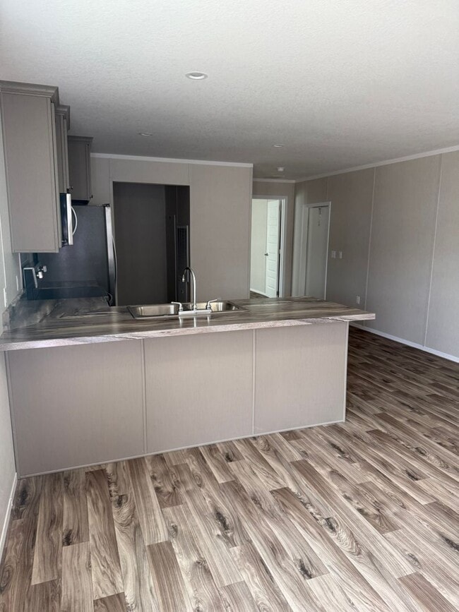 Foto del edificio - BRAND NEW-3 Bedroom / 2 Bath-LUXURY MOBILE...