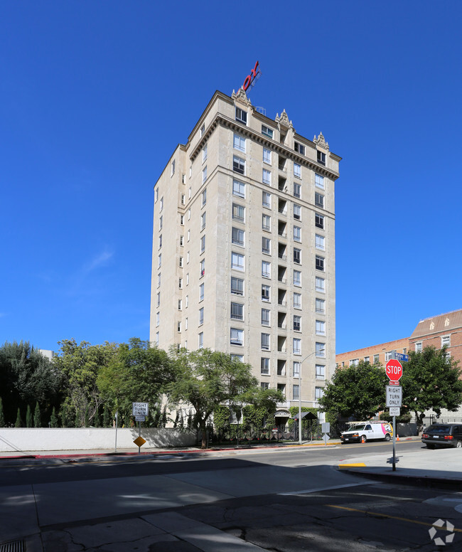 Building Photo - The Fontenoy