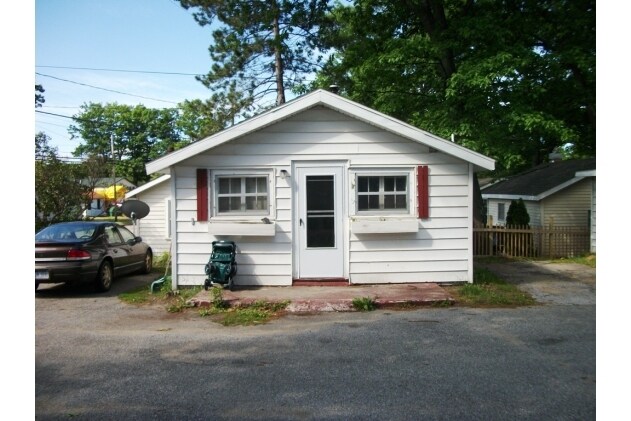 Foto del edificio - 124 W Houghton Lake Dr