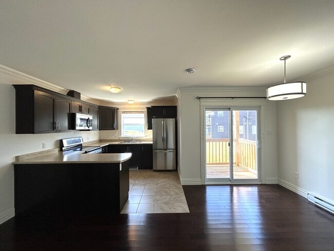 Building Photo - 385 Blackmarsh Rd