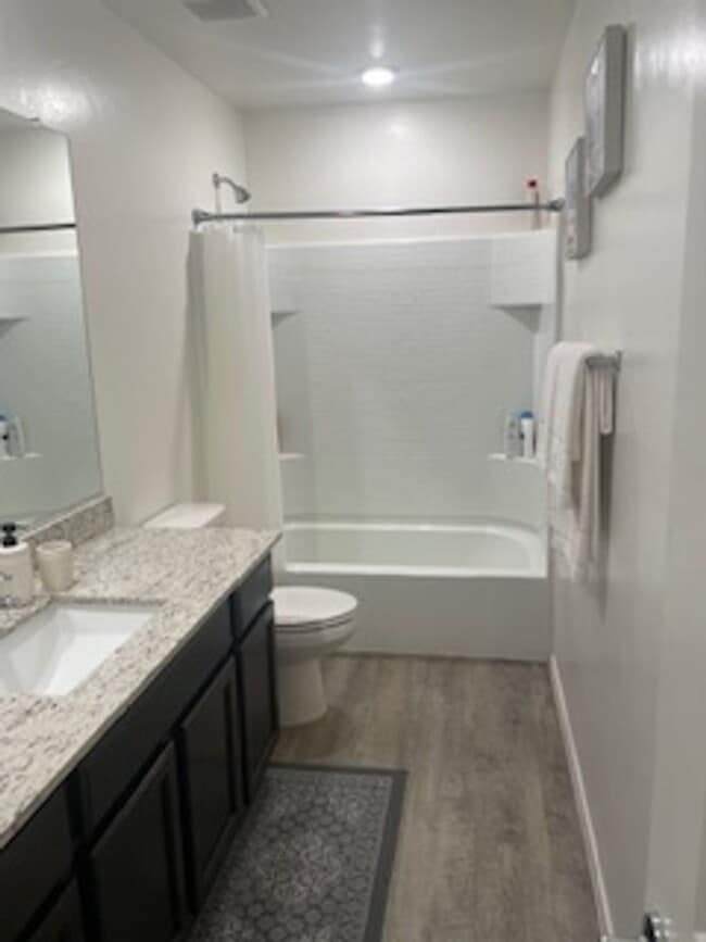 Building Photo - Spacious New four bedroom home