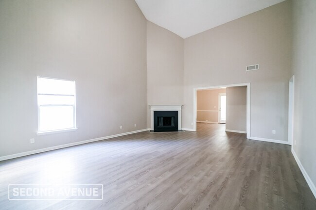 Foto del edificio - 5012 Serenity Point Ln