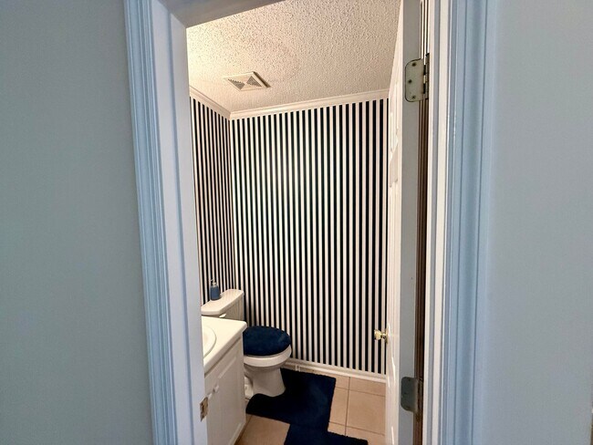 Foto del edificio - Charming 3BR Home Across from Barnett Shoals Elementary