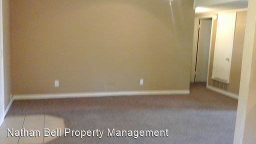 Building Photo - 2300 N Post Oak Ln