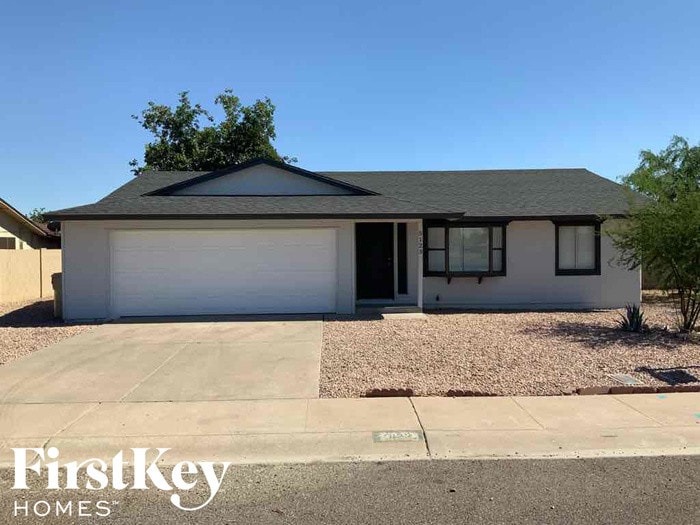 5123 W Country Gables Dr, Glendale, AZ 85306 House for Rent in