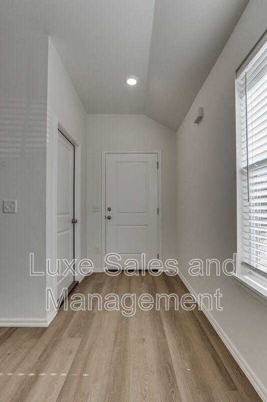 Foto del edificio - 11611 Mackenzie Wy