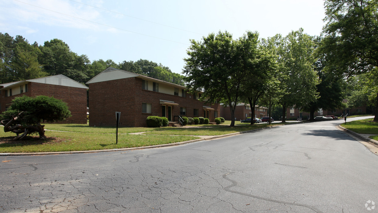 Foto del edificio - Franklin Court Apartments