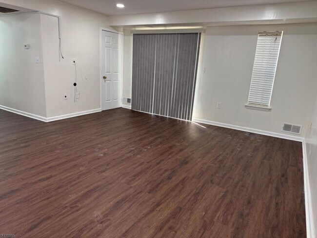 Foto del edificio - 751 Summer Ave