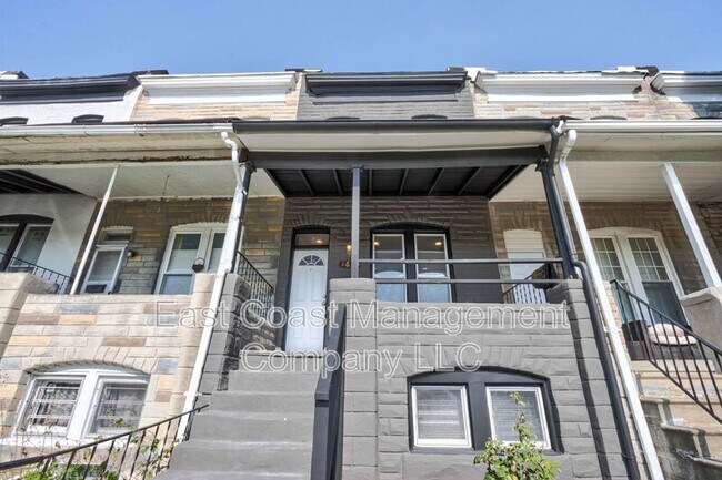 Building Photo - 1605 N Warwick Ave