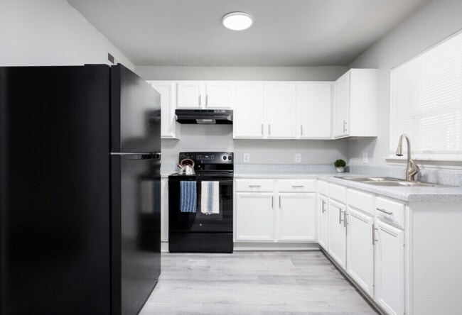 Interior Photo - Crestwood Gardens