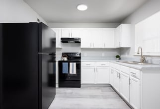 Interior Photo - Crestwood Gardens