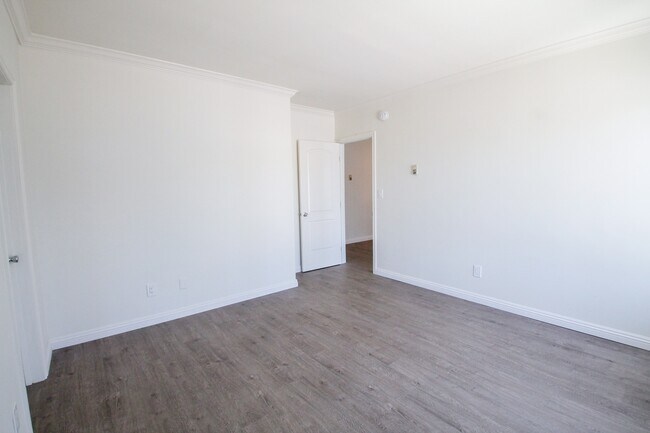 Foto del edificio - 15339 Weddington St