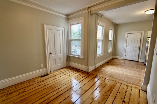 Photo - 126 Saratoga St Apartment