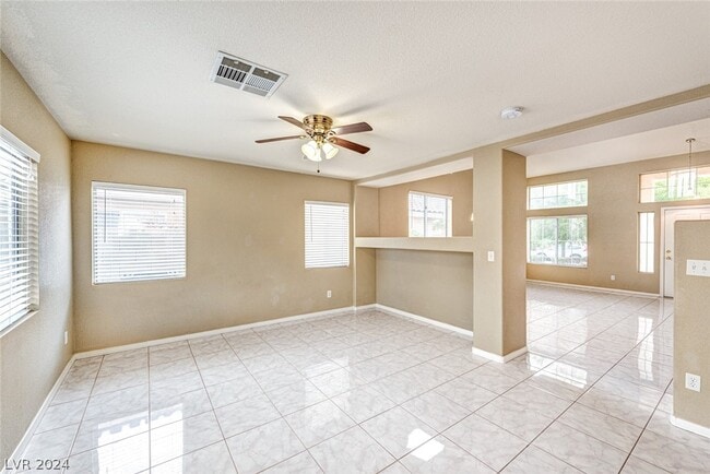 Building Photo - 680 Peach Coral St