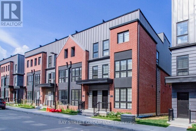 Building Photo - 114 Alton Cres