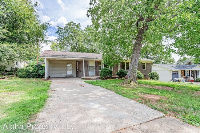 Building Photo - 3 br, 2 bath House - 3 Wentworth St