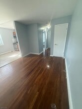 Building Photo - 711 Plainfield Ave