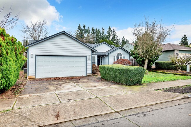 Building Photo - Terrific 3 Bedrooms, 2 Bathrooms House in ...