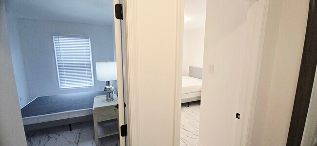 Foto del edificio - 8 Highlands Ct