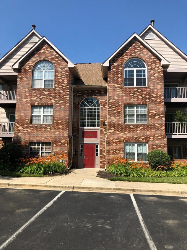 Primary Photo - 9601 Lake Point Ct