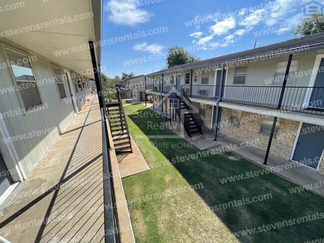 Foto del edificio - 1502 NW Kingsbury Ave