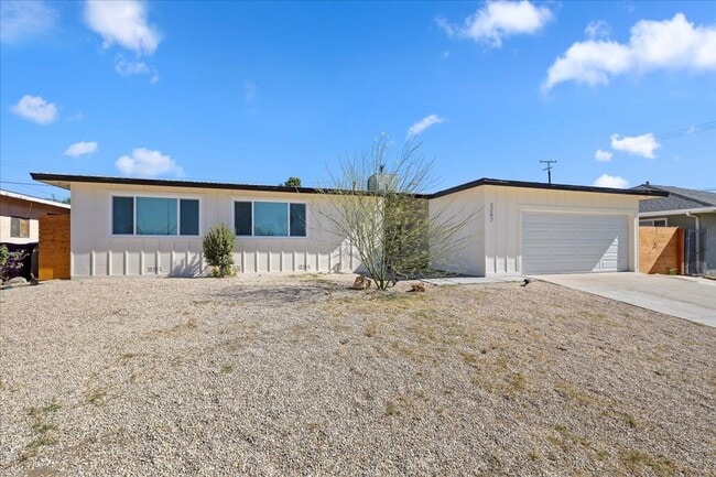 Building Photo - Beautifully Renovated 3-Bedroom Home in Ba...