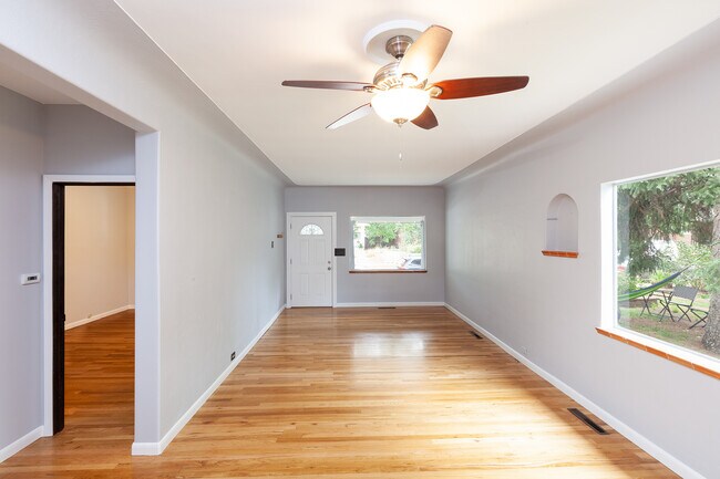 Foto del edificio - 4033 Meade St