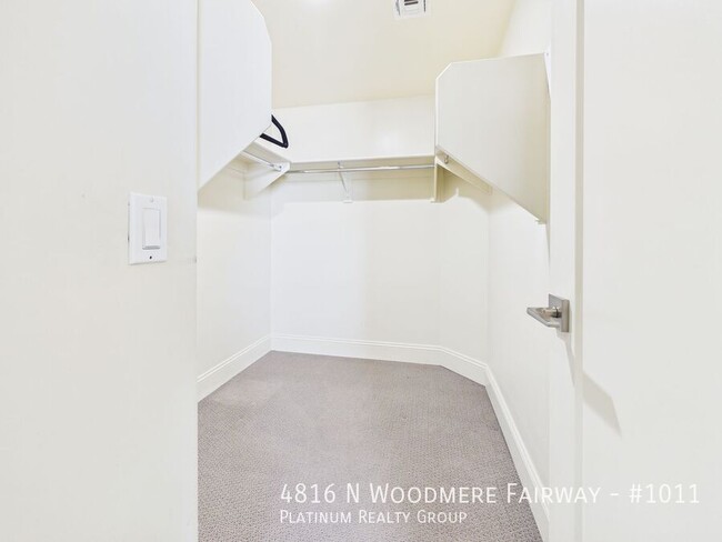 Foto del edificio - 4816 N Woodmere Fairway