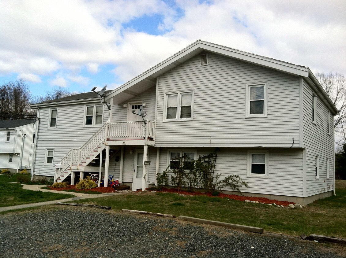  - 20-35 Kathryn Ln