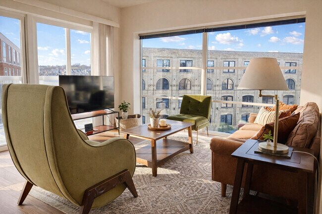 Foto del edificio - 1640 N Water St