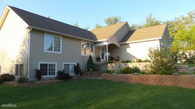 Building Photo - 3 br, 2 bath House - 1200 Schuring Rd