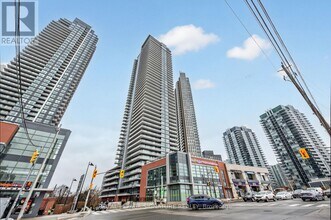 Building Photo - 10 Park Lawn Rd