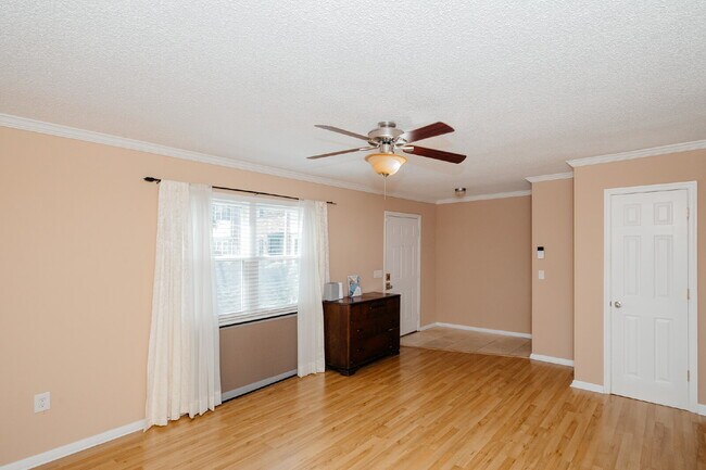 Foto del edificio - Beautiful 3-Bedroom Townhome in Convenient West Ashley Location!