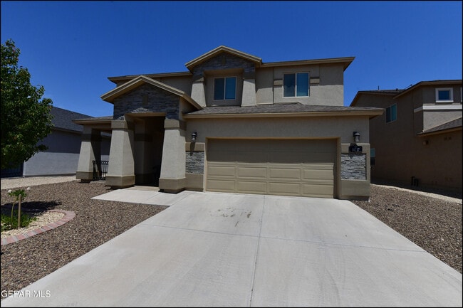 Building Photo - 14717 Tierra Escape Ave
