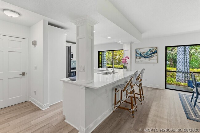 Building Photo - 4103 SE Centerboard Ln