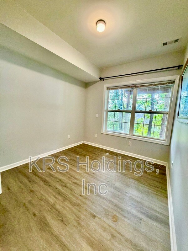 Foto del edificio - 1023 Carrington Pl