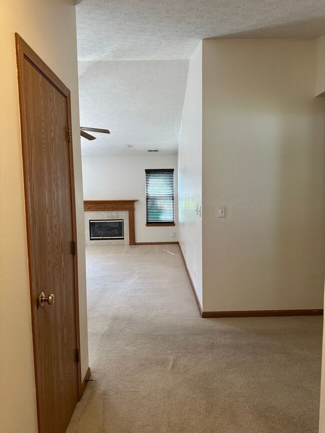 Building Photo - 3 Bedroom 2 Bath plus Office/Den