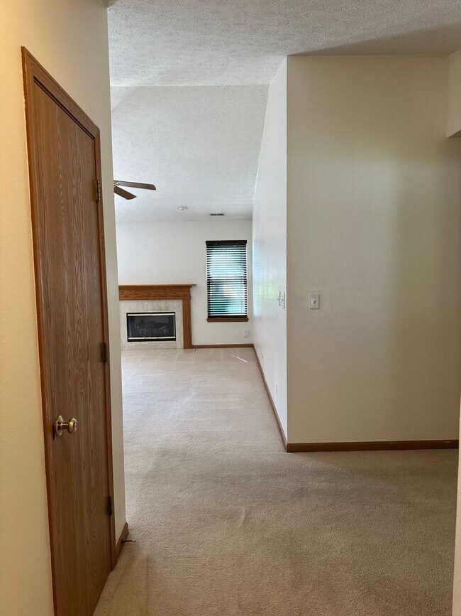 Foto del edificio - 3 Bedroom 2 Bath plus Office/Den