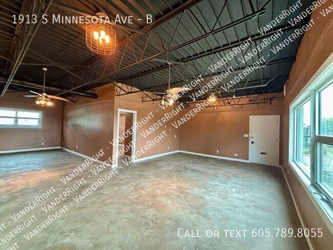 Building Photo - 1913 S Minnesota Ave