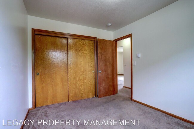 Building Photo - 11580 SW Hall Blvd