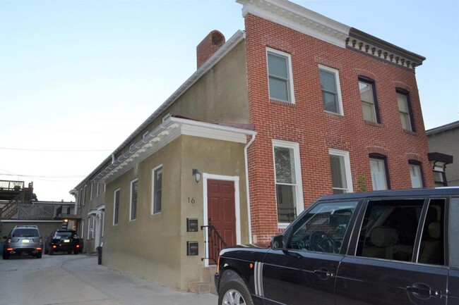 Photo - 16 S Chester St Townhome